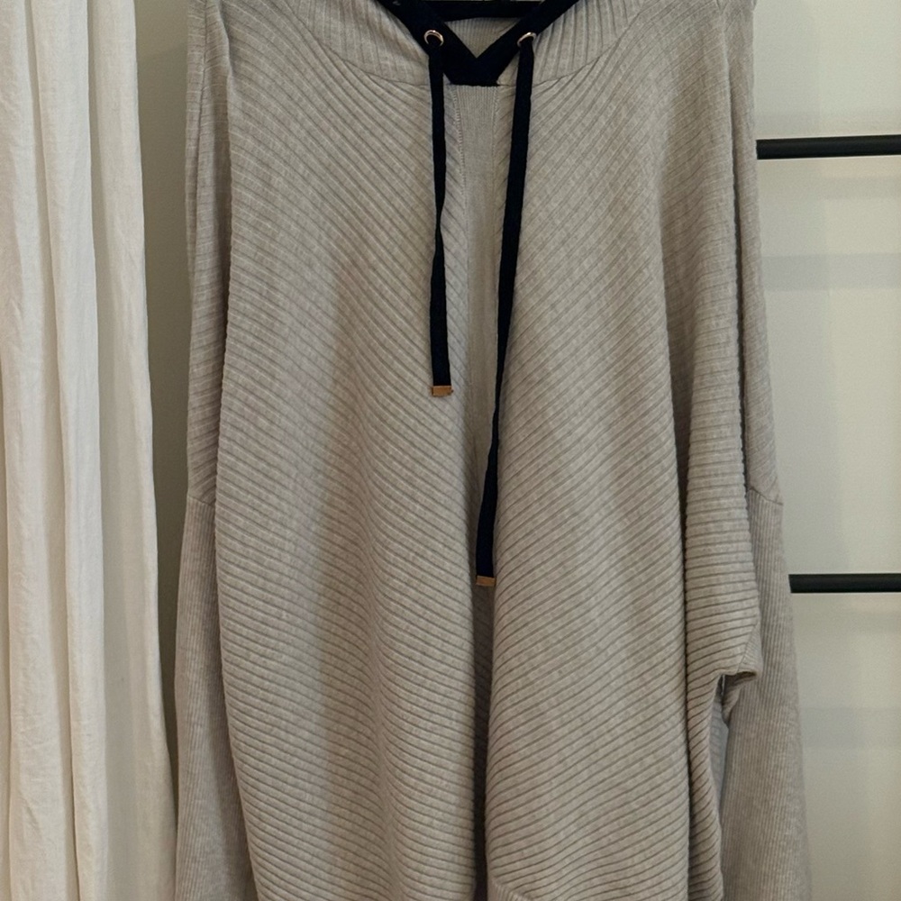 NWOT Black Tape cozy poncho. Size 3X.